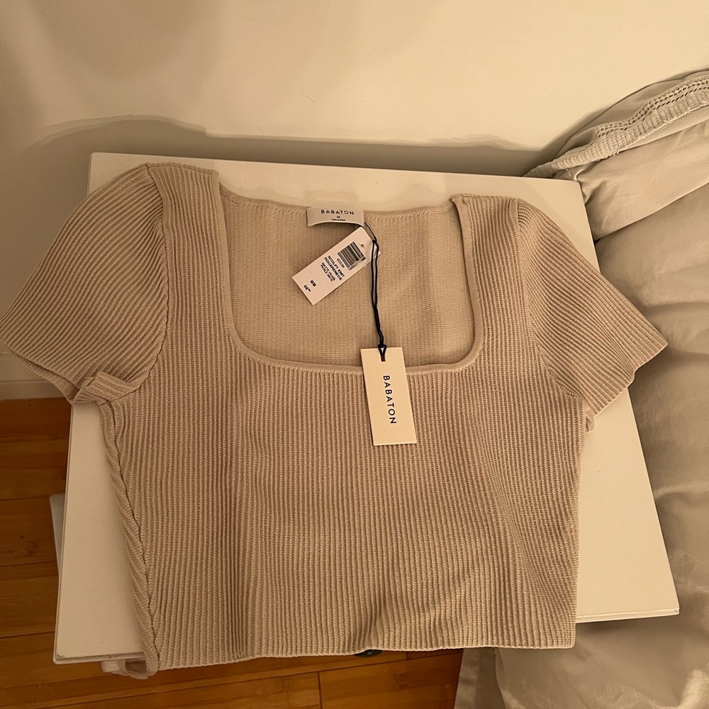 NEW: Aritzia/Babaton Short Sleeve Scoop Neck Shirt